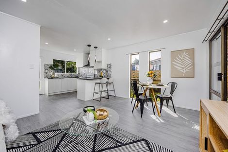 Photo of property in 2/29 Trentham Road, Papakura, 2110