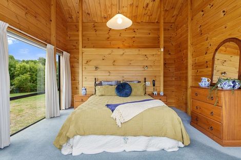 Photo of property in 16 Alexander Street, Waikanae, 5036