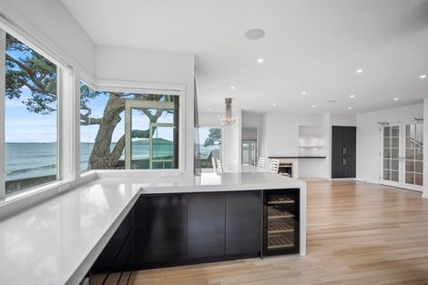 Photo of property in 47 Saltburn Road, Milford, Auckland, 0620