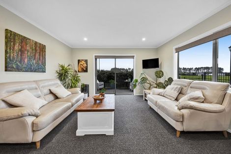 Photo of property in 7 Mercade Close, Stratford, 4332