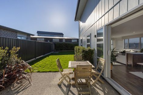 Photo of property in 14 Pateke Drive, Kenepuru, Porirua, 5022