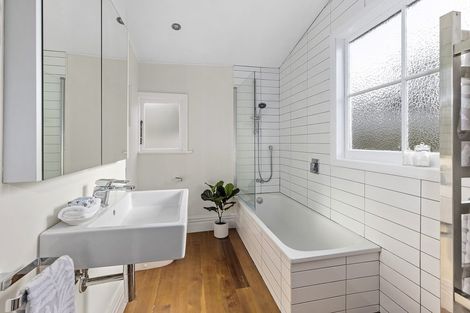 Photo of property in 9 Torquay Terrace, Newtown, Wellington, 6021