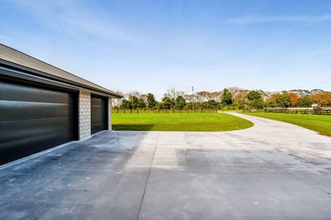 Photo of property in 31 Ninia Road, Paraite, New Plymouth, 4373