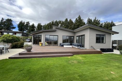 Photo of property in 4 Bovett Place, Wanaka, 9305
