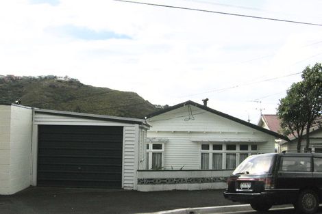 Photo of property in 169 Derwent Street, Island Bay, Wellington, 6023