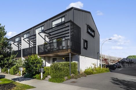 Photo of property in 4 Tahuhu Road, Mount Wellington, Auckland, 1062