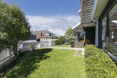 Photo of property in 38b Kaikoura Street, Maupuia, Wellington, 6022