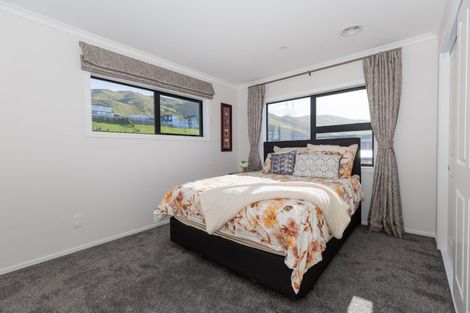 Photo of property in 150 Amesbury Drive, Churton Park, Wellington, 6037