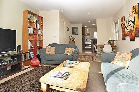 Photo of property in 12/138 Queens Drive, Lyall Bay, Wellington, 6022