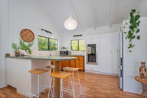 Photo of property in 32 Captain Cook Road, Cooks Beach, Whitianga, 3591