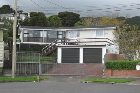 Photo of property in 4 Bella Grove, Naenae, Lower Hutt, 5011