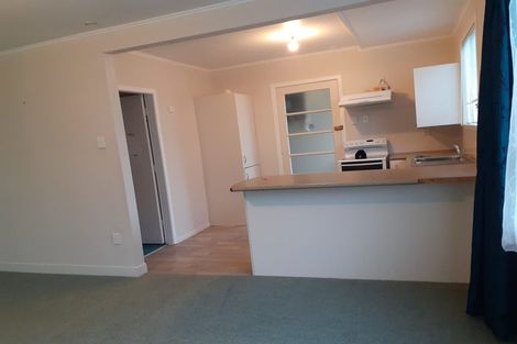 Photo of property in 5 Whiteley Street, Moturoa, New Plymouth, 4310