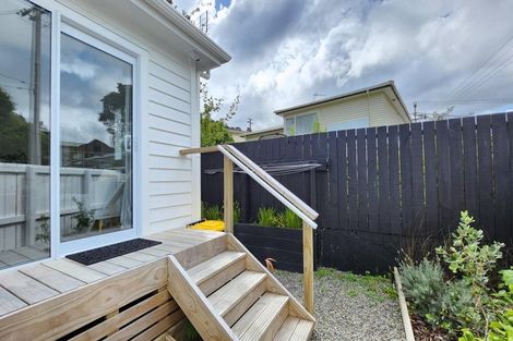 Photo of property in 59c Larsen Crescent, Tawa, Wellington, 5028