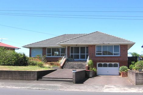 Photo of property in 27 Warren Avenue, Three Kings, Auckland, 1042
