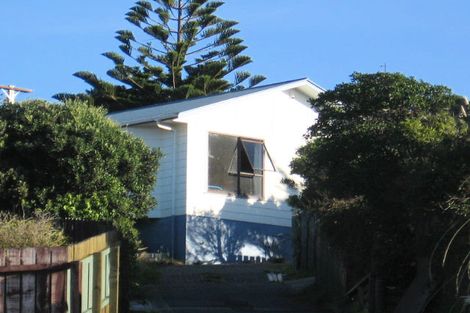 Photo of property in 17 Tuna Terrace, Titahi Bay, Porirua, 5022