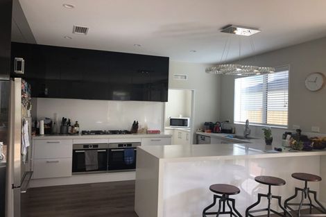 Photo of property in 24 Mackay Drive, Greenhithe, Auckland, 0632