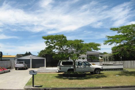 Photo of property in 16 Litchfield Place, Clarks Beach, 2122