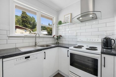 Photo of property in 1/29 Hillside Drive, Maoribank, Upper Hutt, 5018