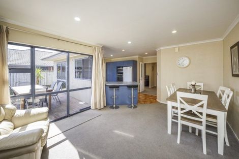 Photo of property in 94 Summerhill Drive, Fitzherbert, Palmerston North, 4410