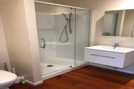 Photo of property in 31 Awaroa Road, Sunnyvale, Auckland, 0612