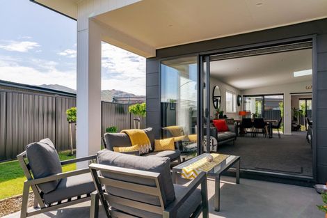 Photo of property in 1 Fraer Street, Cromwell, 9310