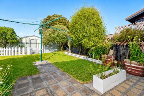 Photo of property in 38 Norfolk Crescent, Otaki Beach, Otaki, 5512