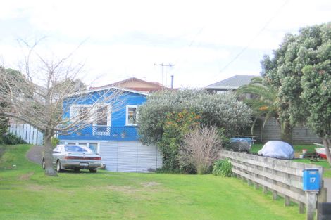 Photo of property in 17 Pitau Road, Mount Maunganui, 3116