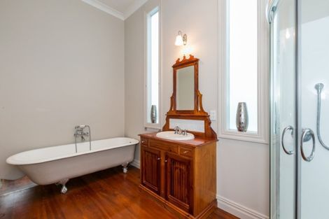 Photo of property in 63 Wellesley Road, Napier South, Napier, 4110