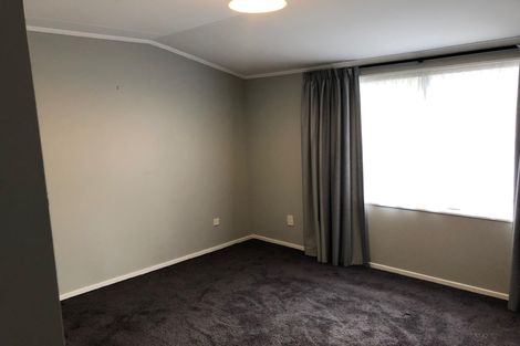 Photo of property in 37 Suzanne Grove, Kelvin Grove, Palmerston North, 4414