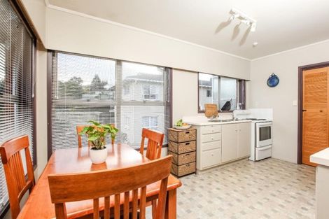 Photo of property in 2/51 Girrahween Drive, Totara Vale, Auckland, 0629