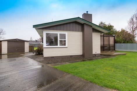 Photo of property in 10 Catlins Crescent, Milson, Palmerston North, 4414