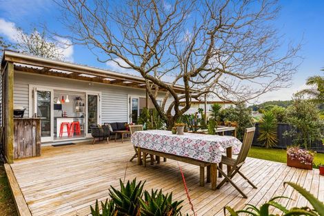 Photo of property in 18 Taioma Crescent, Te Atatu Peninsula, Auckland, 0610