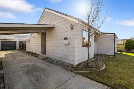 Photo of property in 10 Linrosa Place, Cromwell, 9310