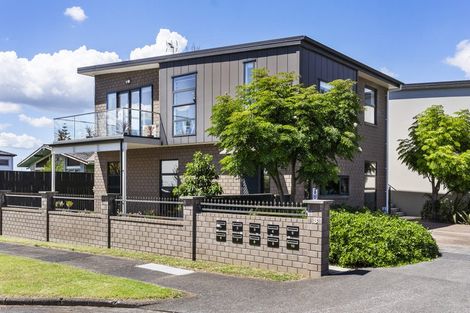 Photo of property in 4/3 Woolfield Road, Papatoetoe, Auckland, 2025
