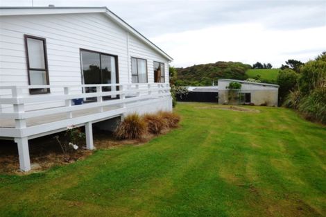 Photo of property in 16 Kamahi Street, Kaka Point, Balclutha, 9271