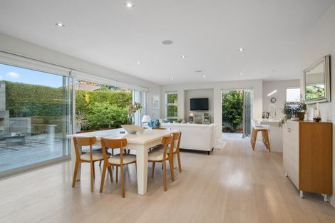 Photo of property in 34 Oceania Place, Mellons Bay, Auckland, 2014