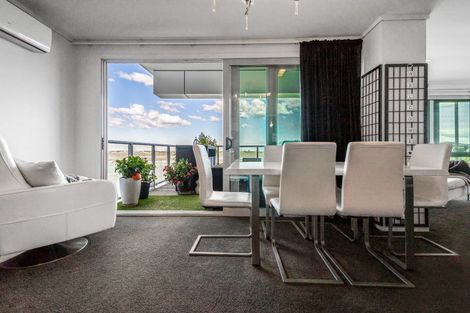 Photo of property in 12/72e Devonport Road, Tauranga, 3110