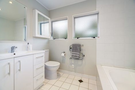 Photo of property in 1/22 Wirihana Road, Titirangi, Auckland, 0604