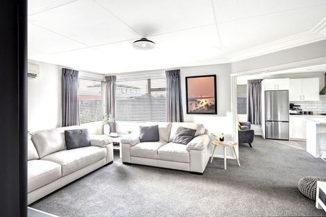 Photo of property in 71 Macandrew Road, South Dunedin, Dunedin, 9012