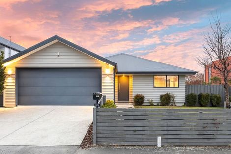 Photo of property in 45 Woodville Street, Edgeware, Christchurch, 8013