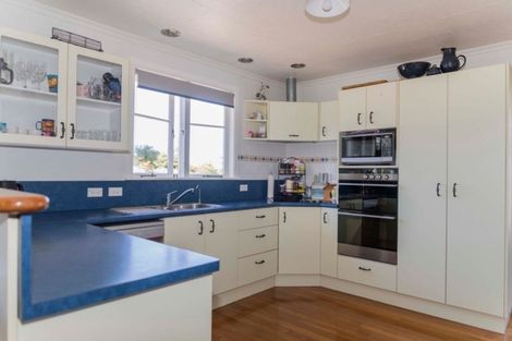 Photo of property in 17 Smith Street, Dannevirke, 4930