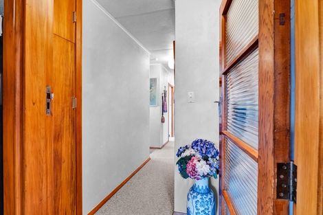 Photo of property in 16 Graham Street, Eltham, 4322