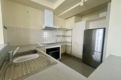 Photo of property in 17 Kent Terrace - Kent Apartments, 3e/16 Kent Terrace, Mount Victoria, Wellington, 6011