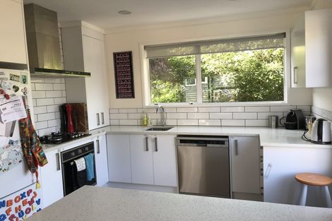 Photo of property in 9a Tahapa Crescent, Meadowbank, Auckland, 1072