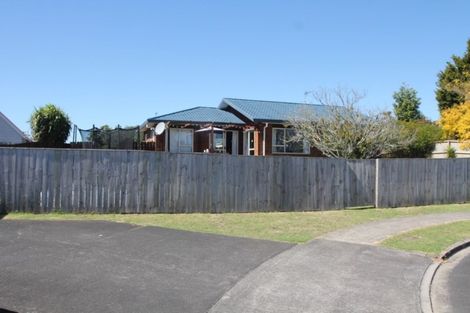 Photo of property in 33 Norrie Smith Avenue, Flat Bush, Auckland, 2023
