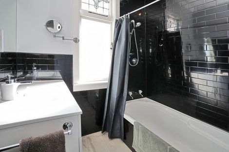 Photo of property in 364 Tay Street, Turnbull Thomson Park, Invercargill, 9810