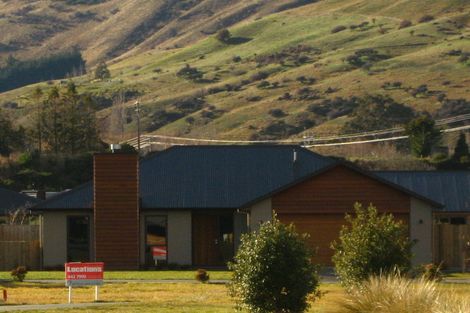 Photo of property in 13 Coburn Place, Lake Hayes, Queenstown, 9304