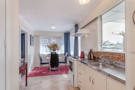 Photo of property in 27 Riverpark Crescent, Henderson, Auckland, 0610