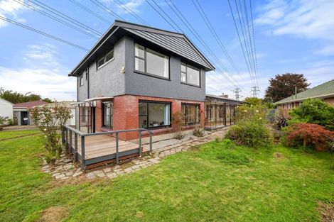Photo of property in 16 Ilfracombe Place, Burnside, Christchurch, 8053
