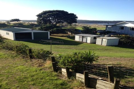 Photo of property in 122 Maunsell Road, Port Waikato, Tuakau, 2695